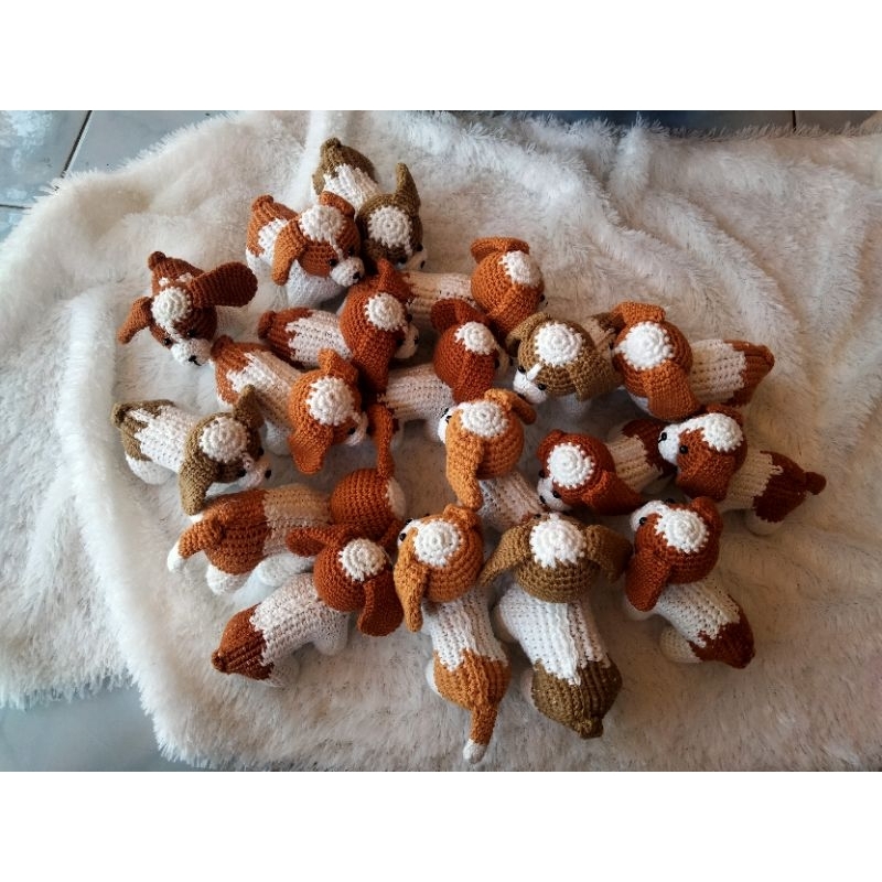 boneka anjing rajut