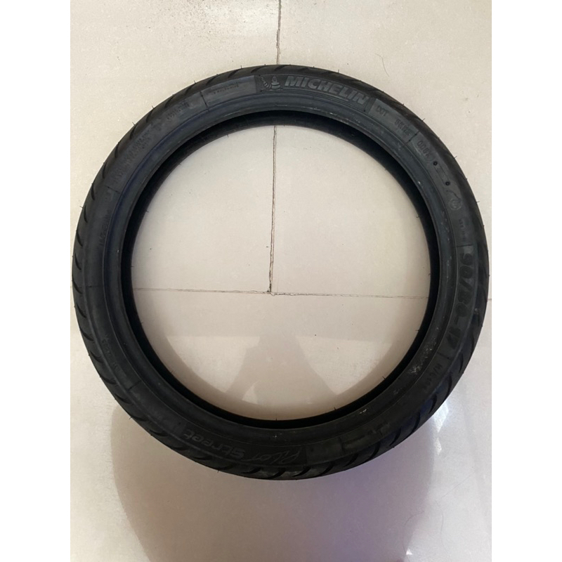 Ban Pirelli Diablo Rosso Sport 120/70 r17 dan Ban Michelin Pilot Street 90/80 r17