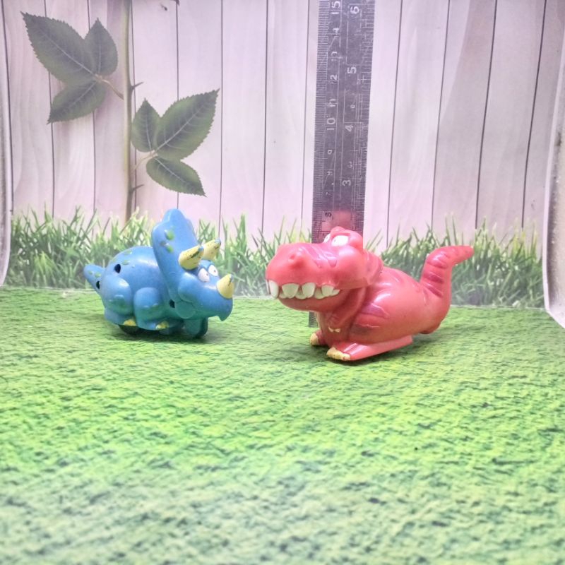 Mainan Jadul 2 Dinosaurus Merah Biru - Figure T-Rex & Triceratops Eks Hadiah HokBen