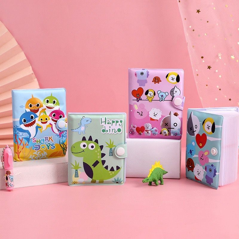 

TMPKU Buku Diary Kancing + Pulpen Karakter Lucu Notebook Mini Portable / Jurnal Kecil Untuk Catatan Harian Pengingat Tugas Anak Dewasa / Buku Bolpoin Mini Imut / Perlengkapan Sekolah Kuliah Kantor / Cocok Untuk Hadiah Ulang Tahun Kado Teman Sahabat Pacar