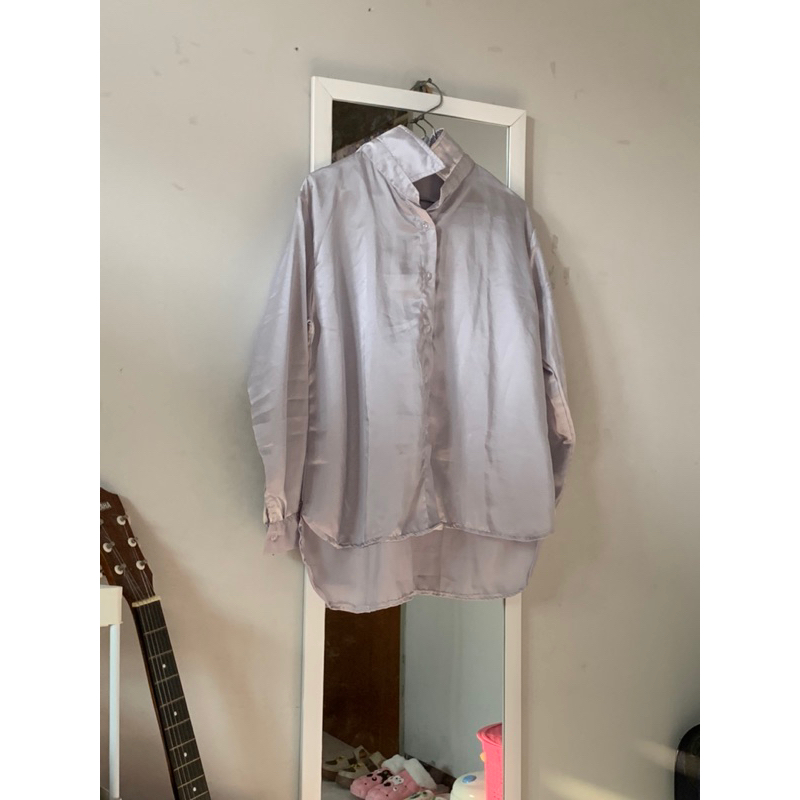 PRELOVED KEMEJA SATIN