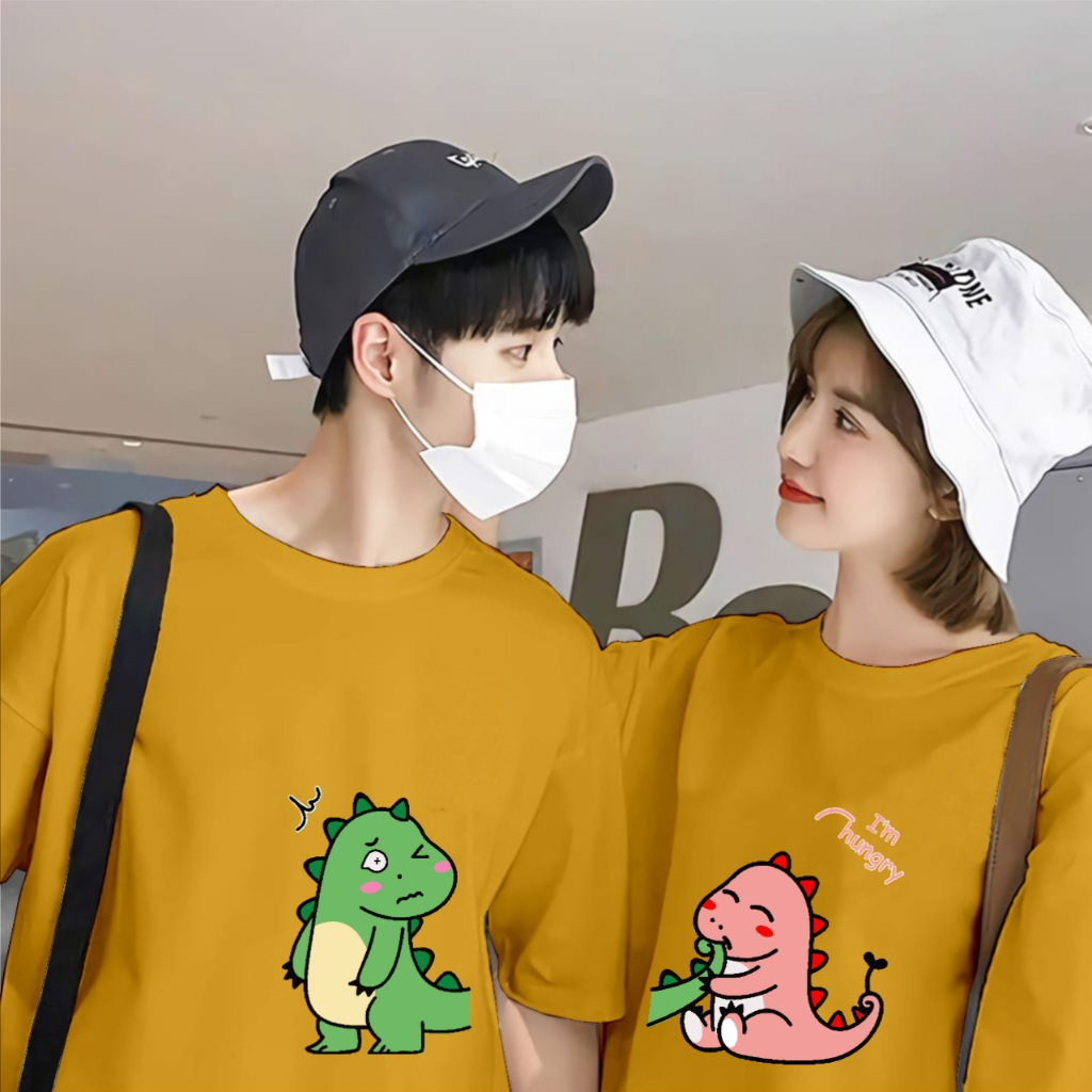 Baju Couple pasangan Dino PINK HIJAU Kaos Couple Pasangan Bahan Katun Premium Pria Wanita Baju Kapelan Cewek Cowok Harga Murah Dan Keren Baju Oblong Couple Laki Laki Perempuan Terbaru Kekinian Tahun Ini Bisa Cod