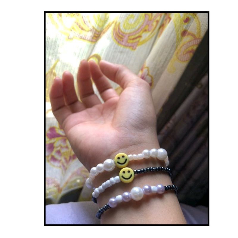 gelang manik smile / gelang manik mutiara