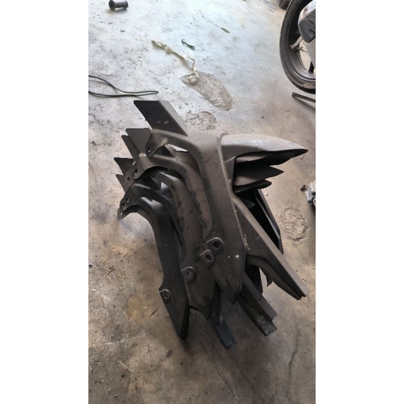 cover kolong Byson karbu