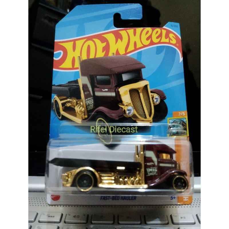 Hot Wheels Fast Bed Hauler Gold