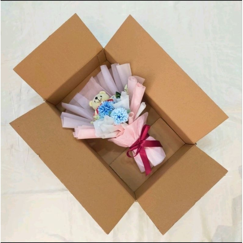 

wajib di beli Packing kardus untuk buket volume 1kg (baca deskripsi)