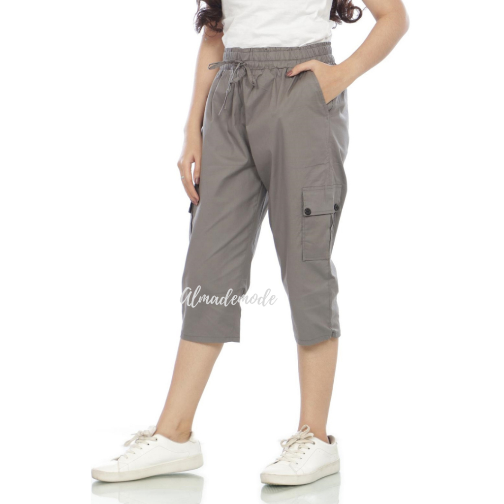 Celana Pendek Wanita 7/8 Kantong Cargo Jumbo