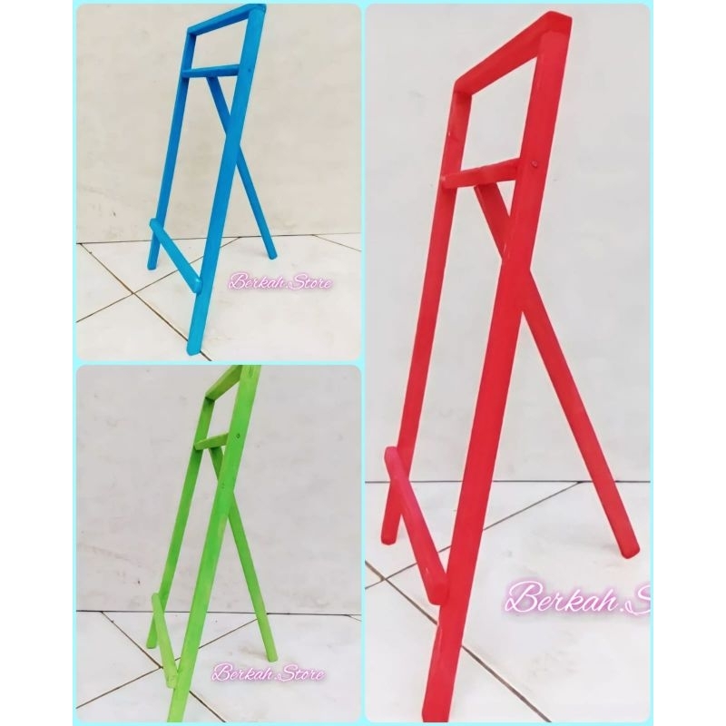 

Penyanggah Papan Tulis Standing Tripod / Sandaran Lukisan/ Sandaran Foto