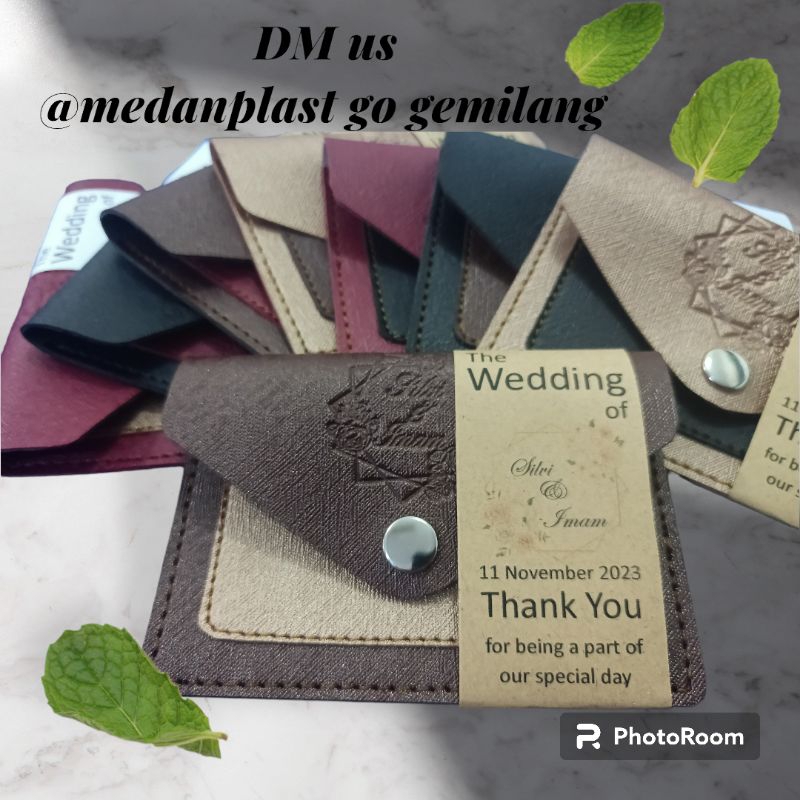 (Mohon baca deskripsi)Souvenir pernikahan unik & estetik dompet kartu / souvenir card holder murah