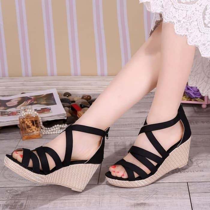 Sandal wedges wanita untuk kondangan