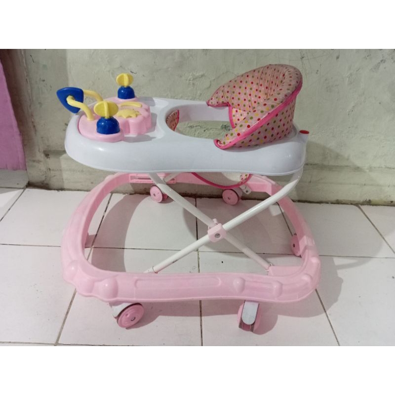 Baby walker alat belajar jalan bayi bekas second