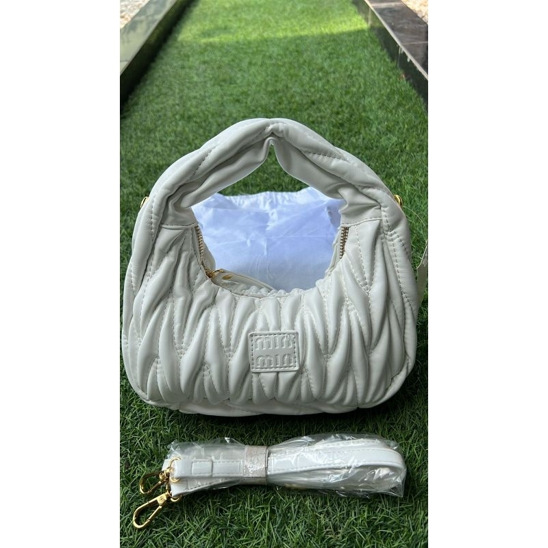 Tas Miumiu Putih
