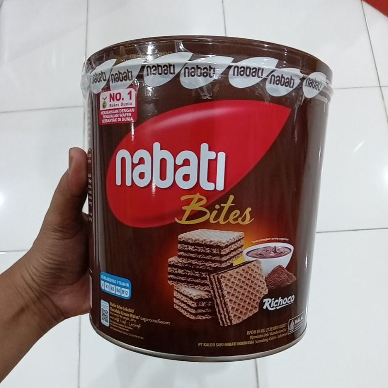 

Mahbubah - Nabati Bites 287 g Wafer Krim Rasa Cokelat Kaleng