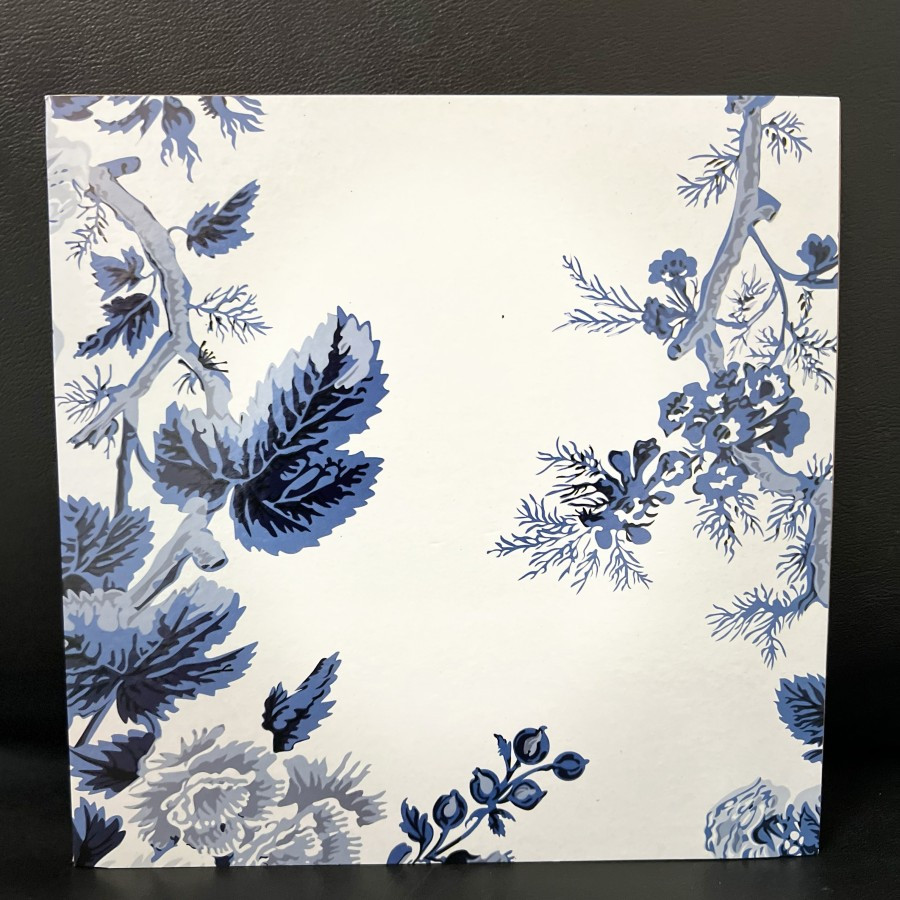 

Tatakan kue blue flower ukuran 22 21,4. X 21,4cm tatakan kue bolu