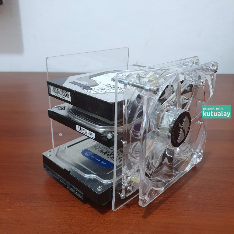 Stand Hardisk 3.5'' 4 Susun Akrilik + Tempat Fan Rak HDD Komputer PC Docking Bracket