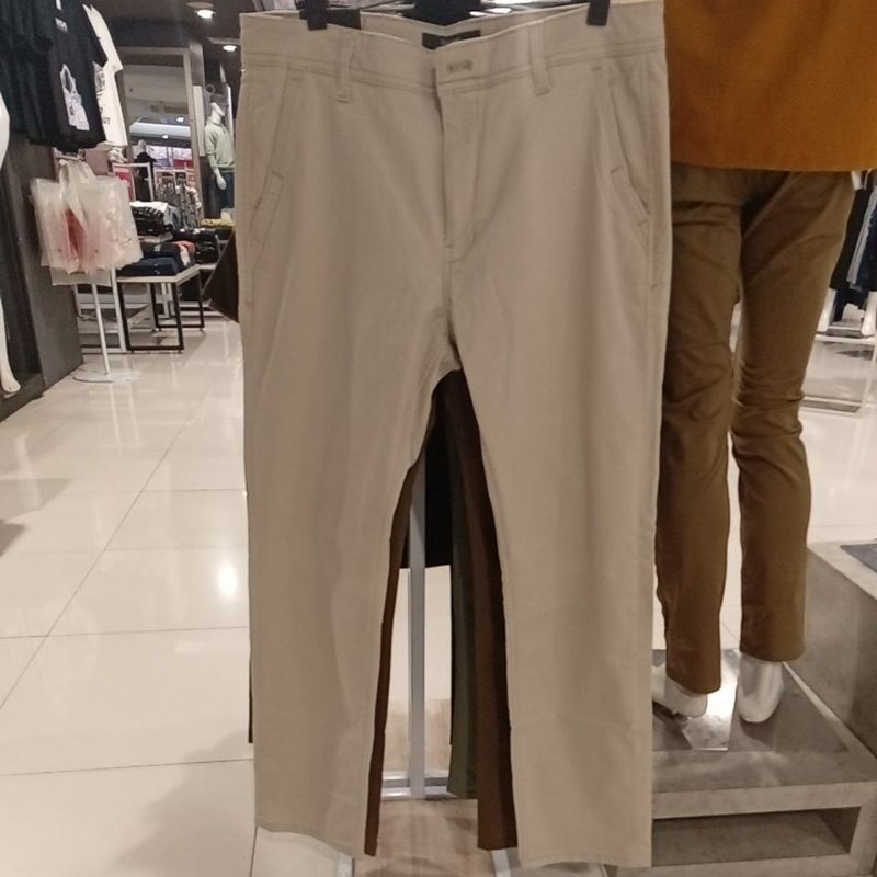 S135 CELANA CHINOS premium