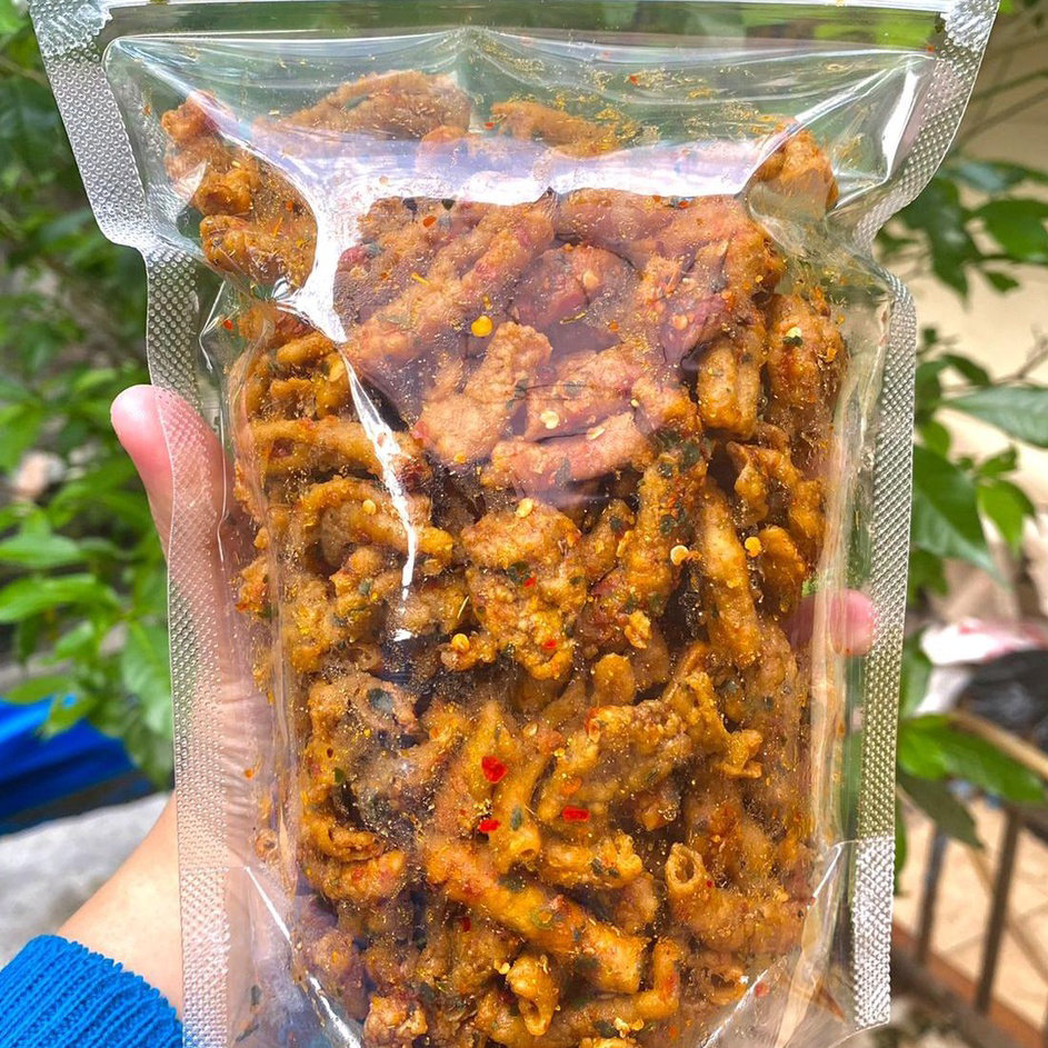 

Murah 300gr - USUS CRISPY PEDAS DAUN JERUK - USUS KRISPI - KERIPIK USUS