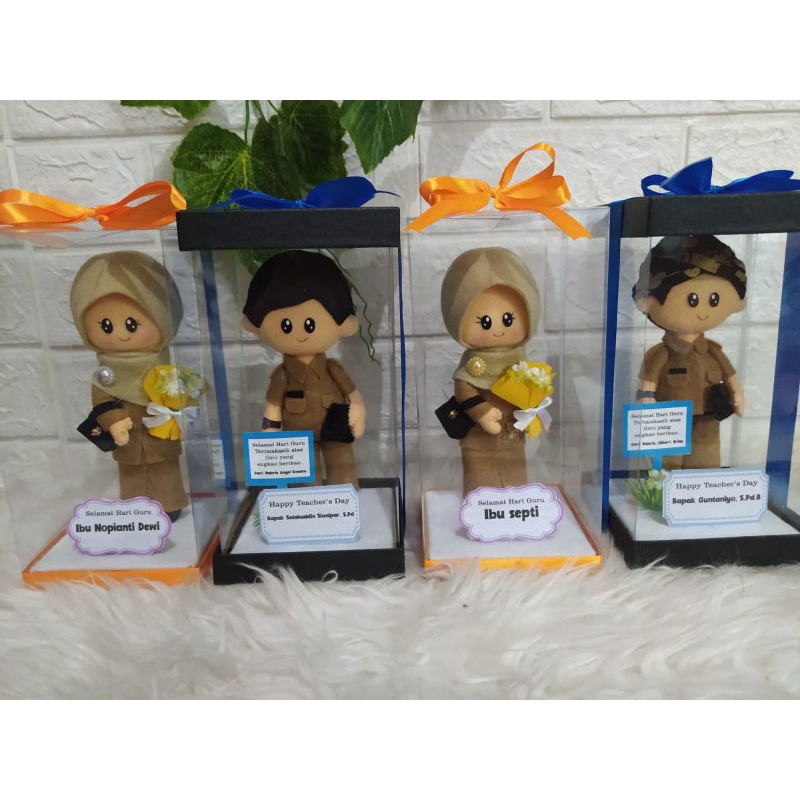 BONEKA GURU | KADO HARI GURU | KADO GURU