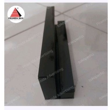 

stand berdiri pajang display akrilik 20cm tinggi 6cm tebal 3mm meja