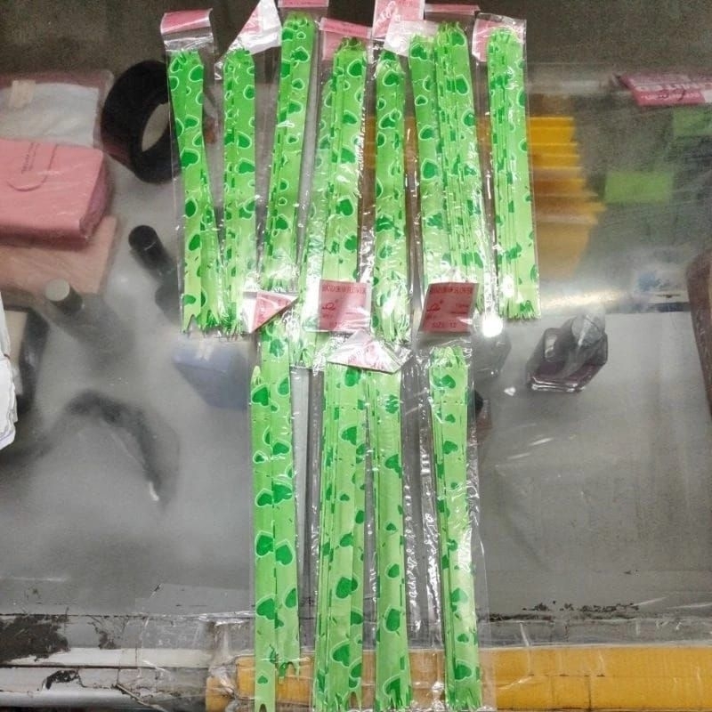 

Pita Tarik untuk Hadiah 20cm Pita Serut Hadiah Pita Parcel Pita Hadiah Pita Bagus Pita Murah Pita Hampers Pita Kado