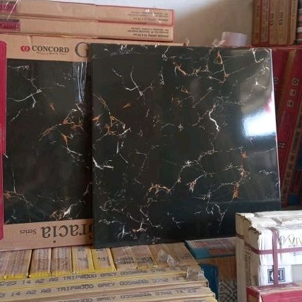 Keramik Ukuran 50x50 (Glossy)/ Keramik Ruangan/ Keramik 50x50 Lantai/ Keramik Hitam 50x50/ Keramik L