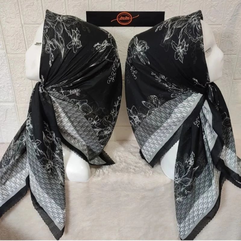 Hijab Segi Empat Voal Premium Motif Bunga Hitam List putih / Jilbab Motif Terbaru
