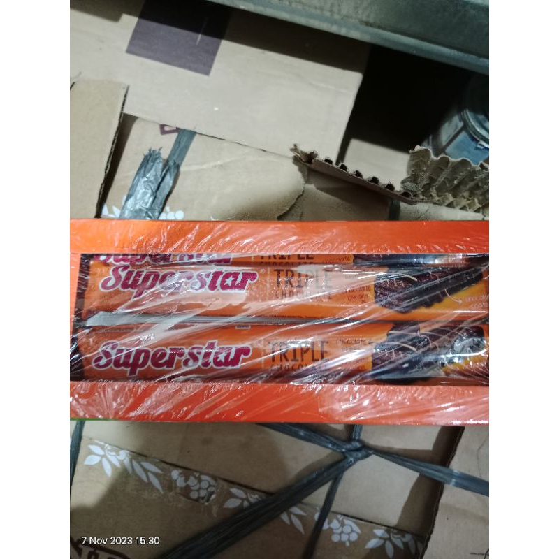 

SUPERSTAR triplechoco wafer 1 box @12pc