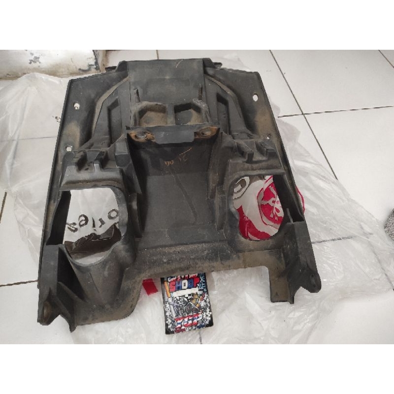 slebor spakbor belakang n max old bekas lepasan motor sudah potongan original ygp