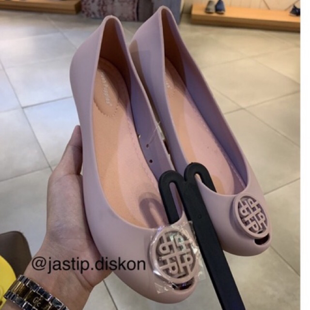 Hush Puppies Flat Jelly Shoes - Jastip Sepatu Flat Hush Puppies Valerina