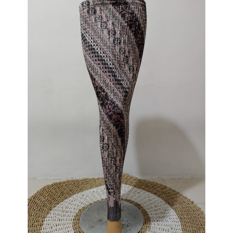 ROK PLISKET LERENG UNGU / ROK KEBAYA MODERN / ROK BATIK BAWAHAN KEBAYA