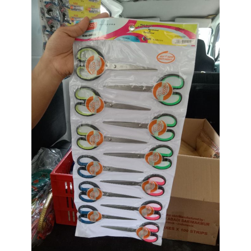 

(1 Pcs)Gunting ukuran tanggung