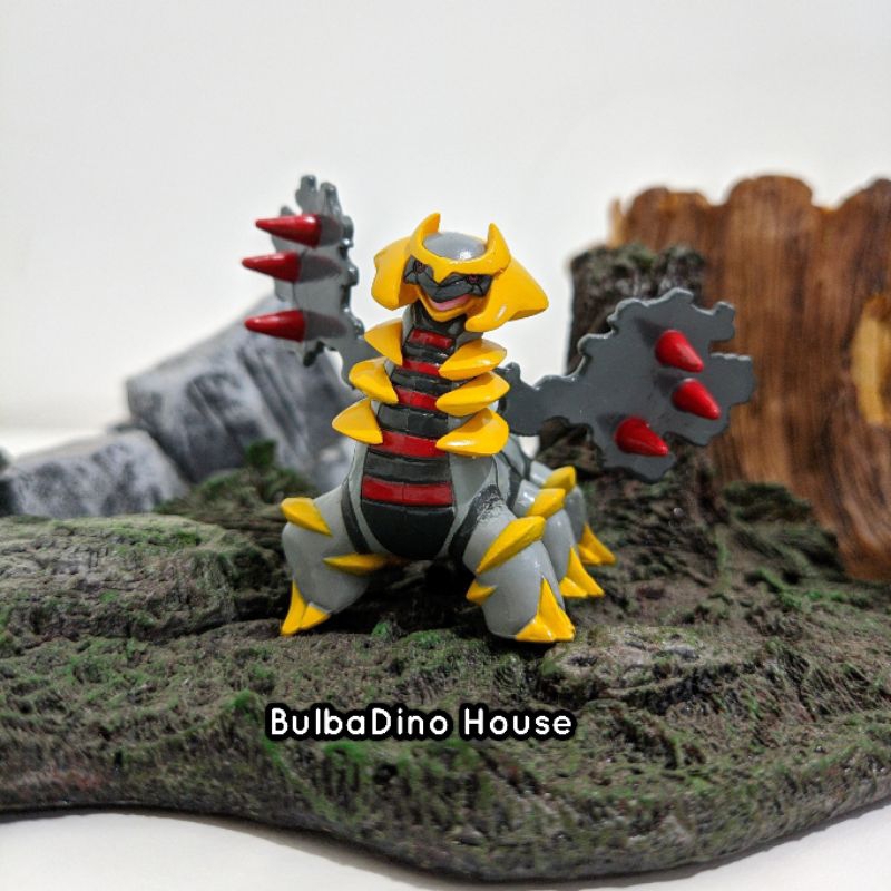 Takara Tomy Moncolle Nintendo Pokemon Diamond & Pearl Sinnoh Figure : Giratina Altered