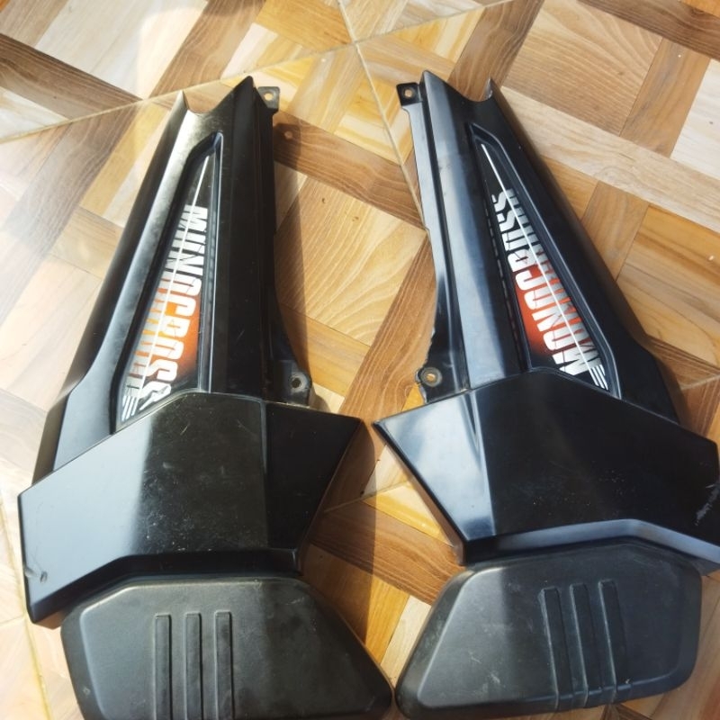 cover samping original yamaha byson karbu fz 150 original 45p