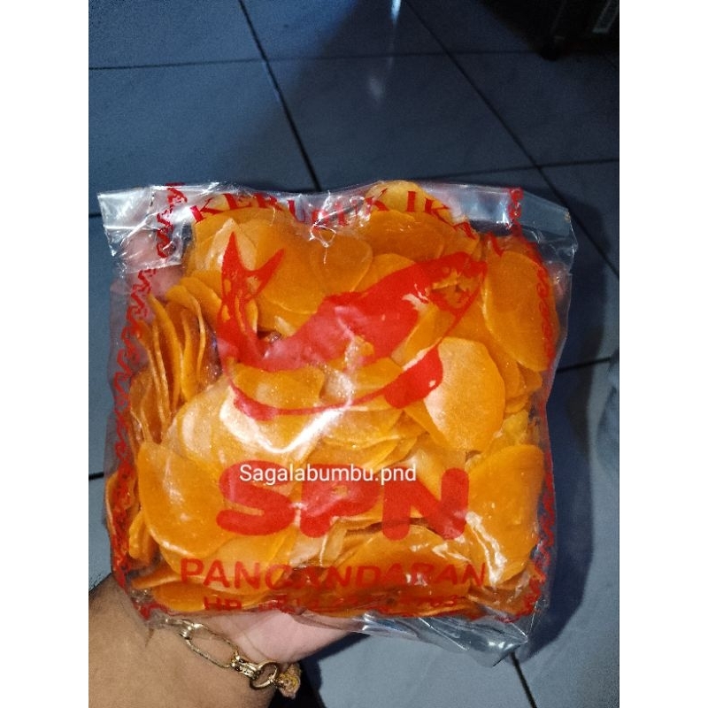 

kerupuk udang oleh oleh Pangandaran 200 gram KERUPUK UDANG PANGANDARAN spn kuning putih