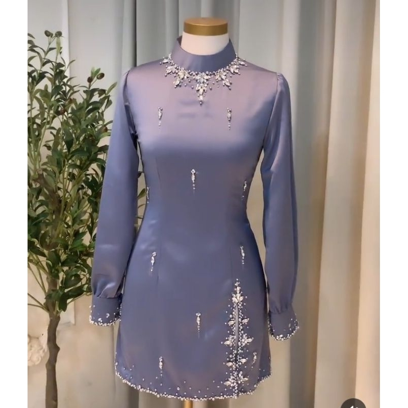 Baju kurung melayu modern