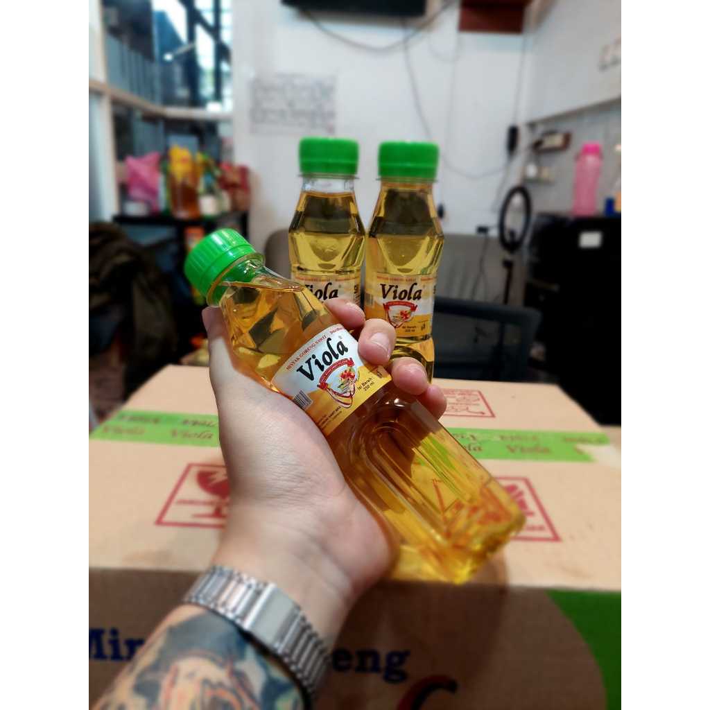 

MINYAK GORENG VIOLA 250ML 1 KARTON ISI 48 BOTOL