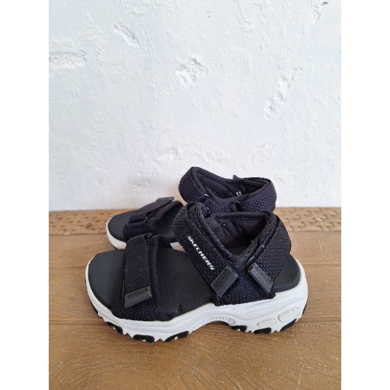 Sepatu sendal anak second original Skechers  size 25