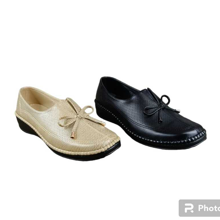 SEPATU WANITA BETTINA C305-BC459