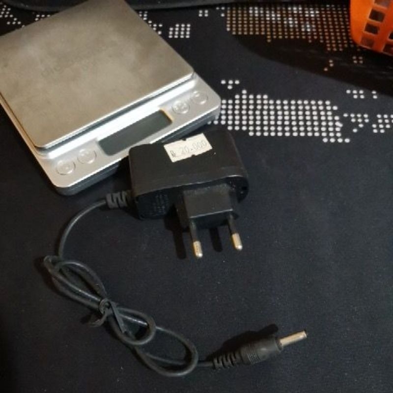 Charger senter kepala tangan