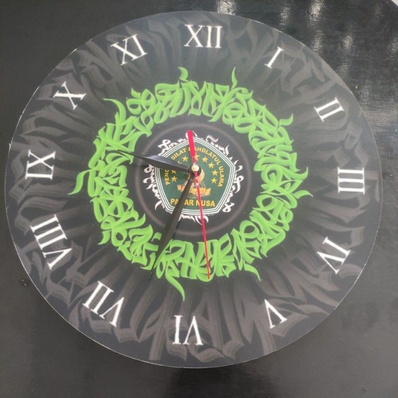 Jam Dinding Pagar Nusa