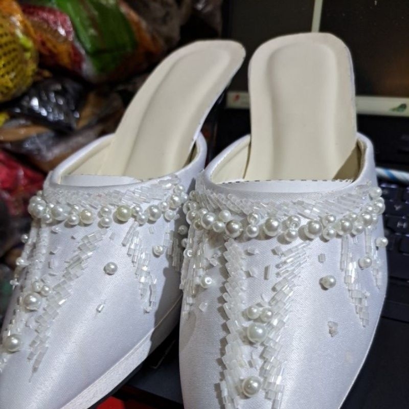 Selop Pengantin Wanita