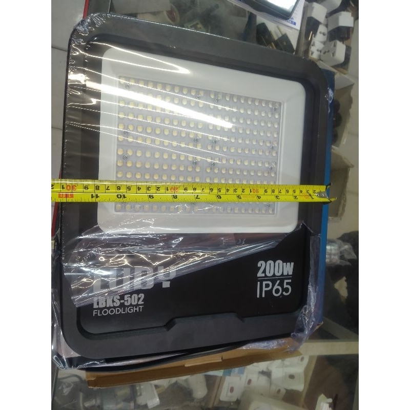 Lampu sorot Luby 200W LED
