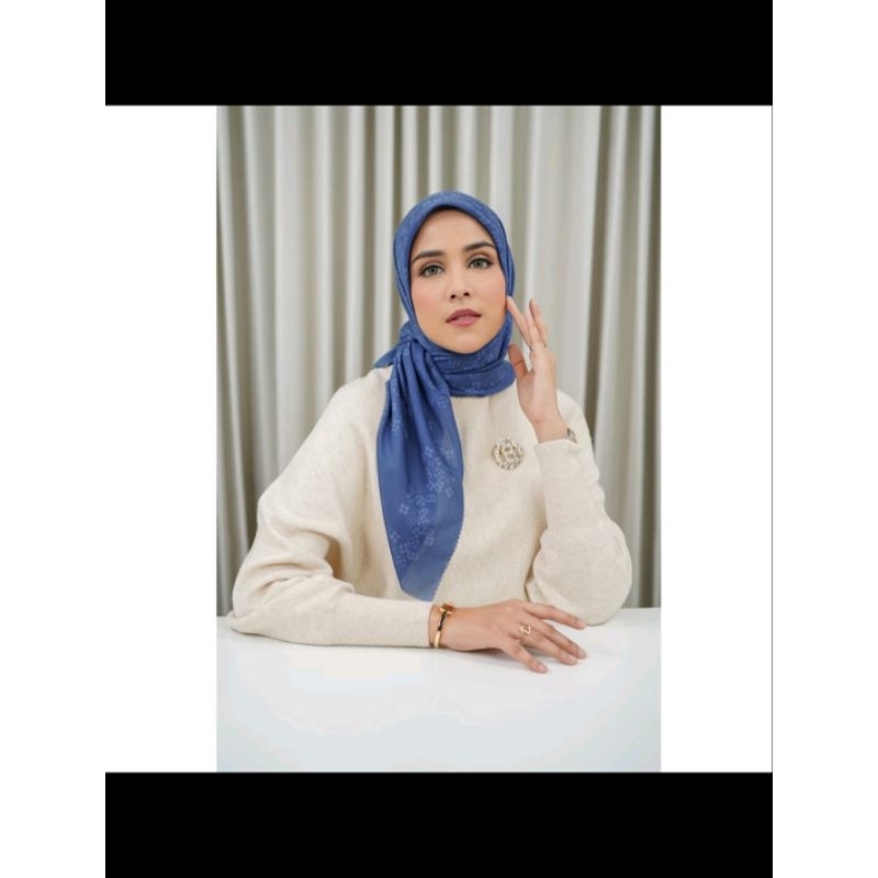 Buttonscarves Monogram scramble