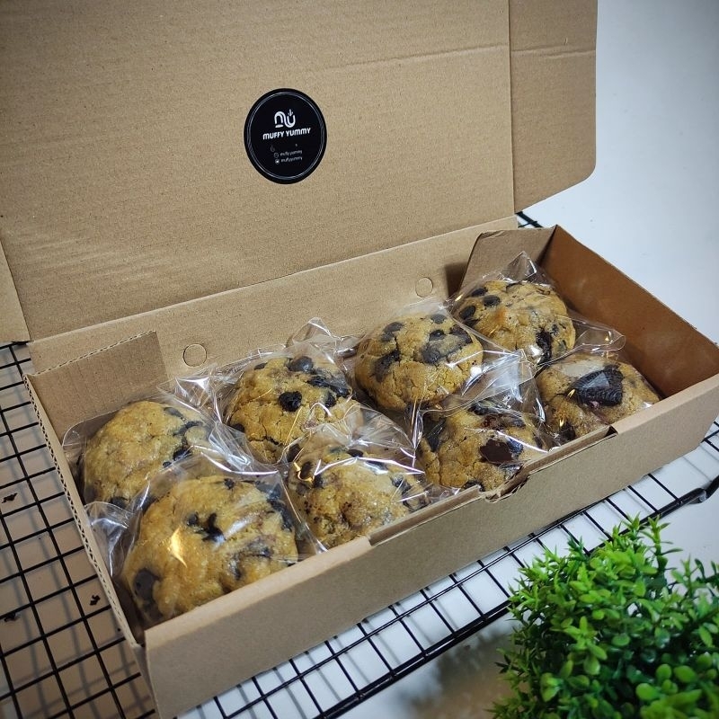 

Sekar_Shop07 Soft Cookies 1 Box Isi 8 Pcs Soft Baked Cookies Chocochip Choco Oreo