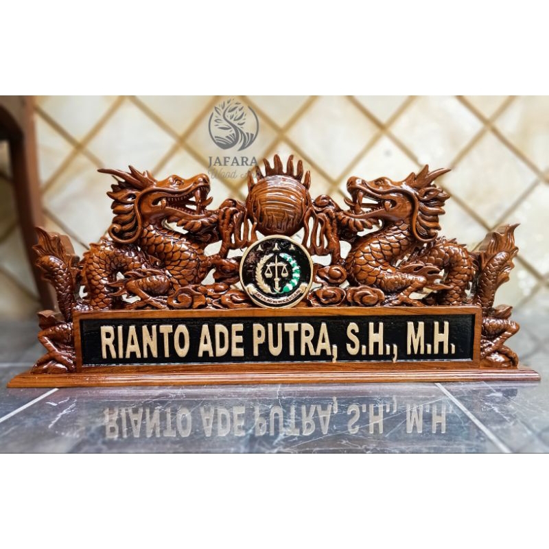 

Papan Nama Jabaran Meja Kantor Ukir Kayu Jati Logo Kejaksaan Custom