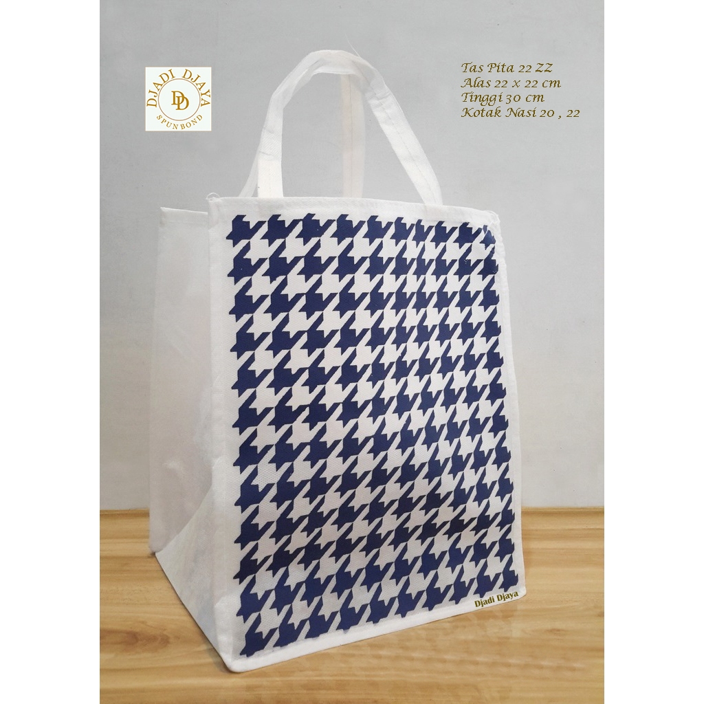 

Tas Hajatan Goodie Bag Pita Kotak 22 ZZ Navy