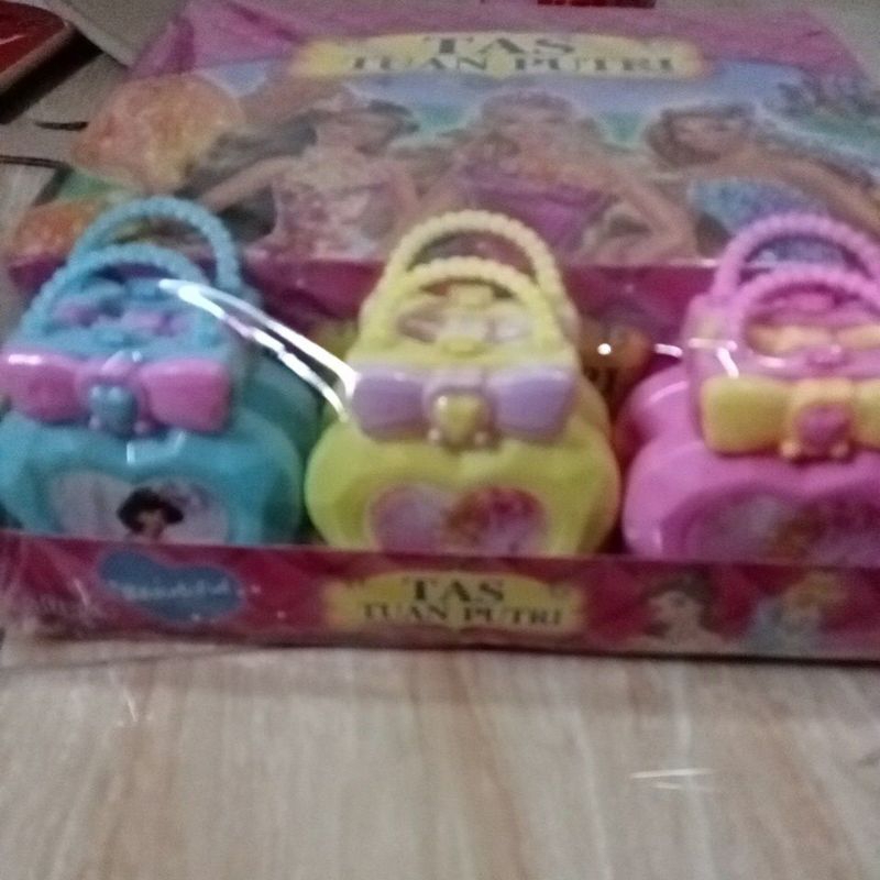 

tas tuan putri candy 30pcs ex2025