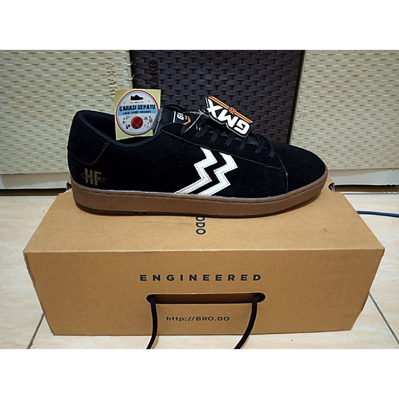 Geoff Max HF court suede