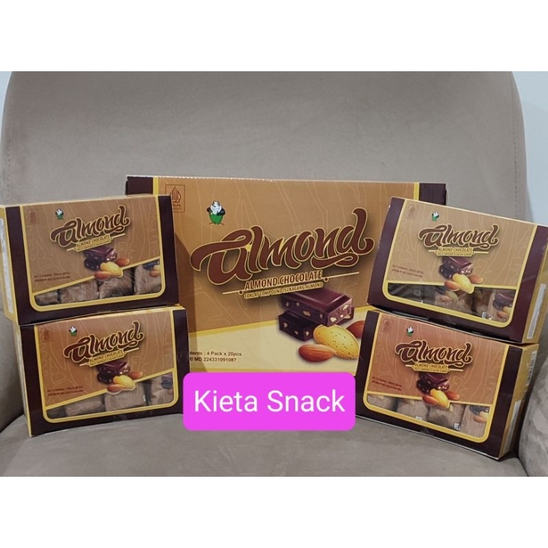 

Tobelo Almond Chocolate Cokelat Compound Isi Kacang Almond 1 dus 4 pak@20 pcs