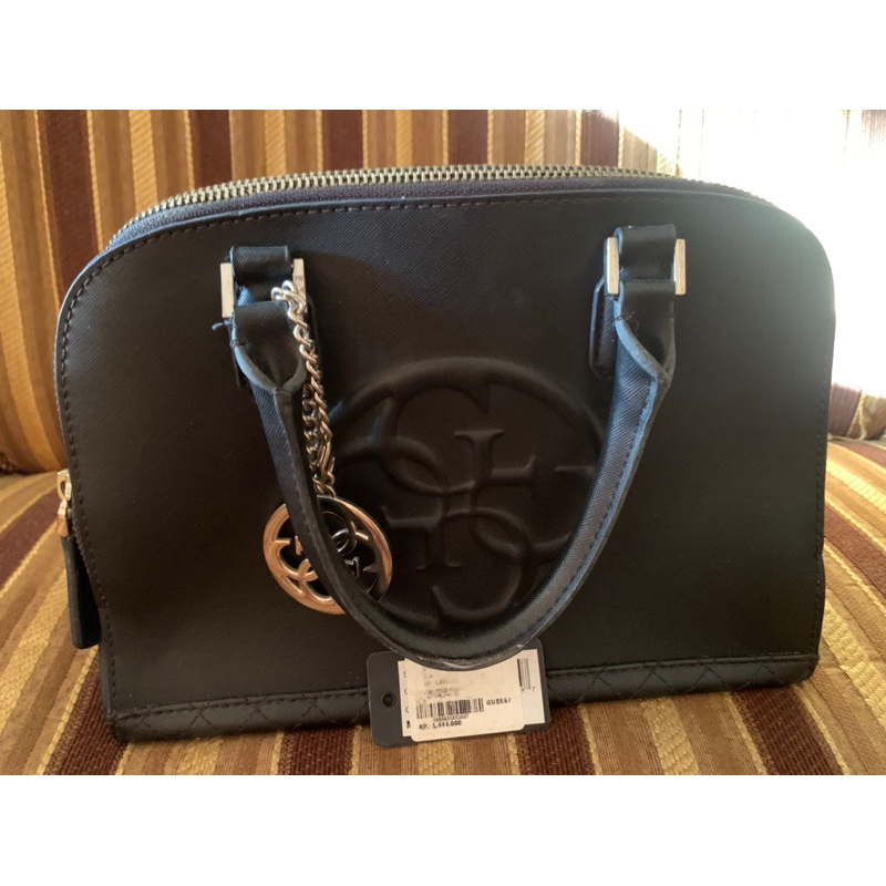 Preloved Tas Guess Original Store